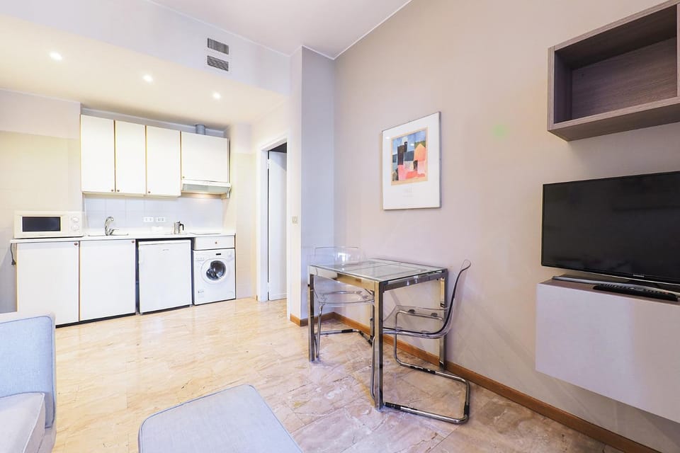 Contempora - Elvezia Park - 1bed, 1bath with balcony - E15 Apartment in Milan