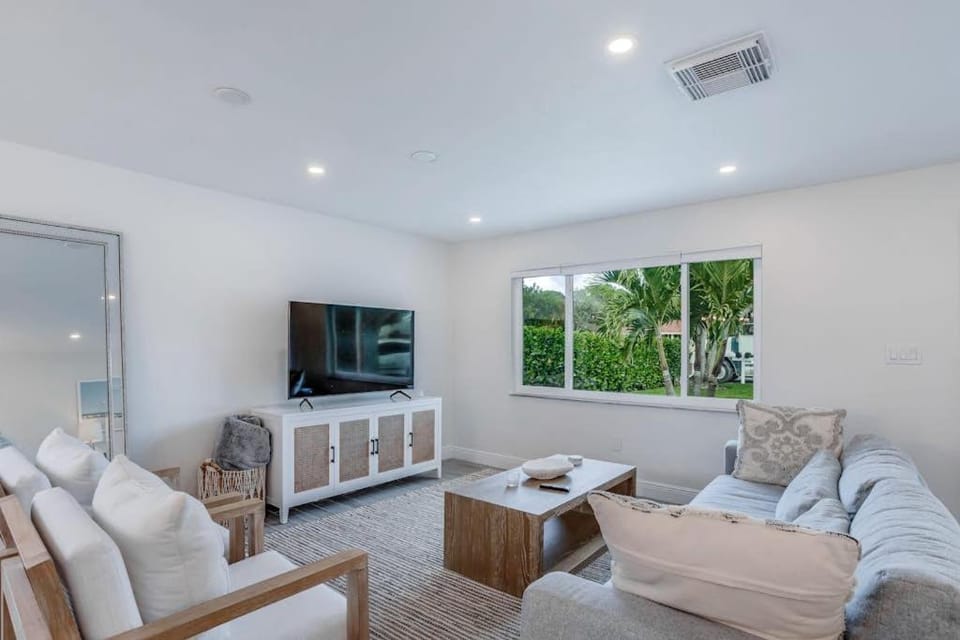 A Place in the Sun House in Naples Park