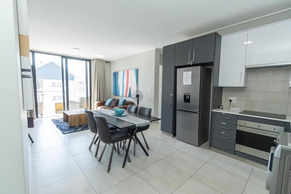 Dining area, kitchen