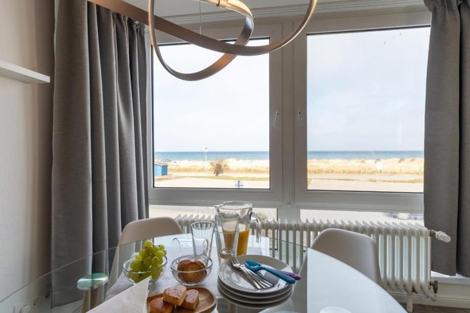 Strandhotel-Heiligenhafen-Wohnung-125-Typ-II-Meerblick-im-Strandhotel Apartment in Heiligenhafen