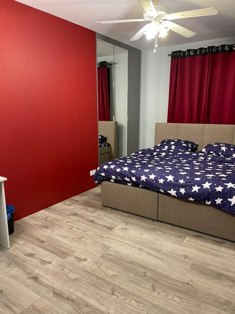 A large Luxurious PRIVATE Room, in a shared apartment-close to the city centre Vacation rental in Warsaw