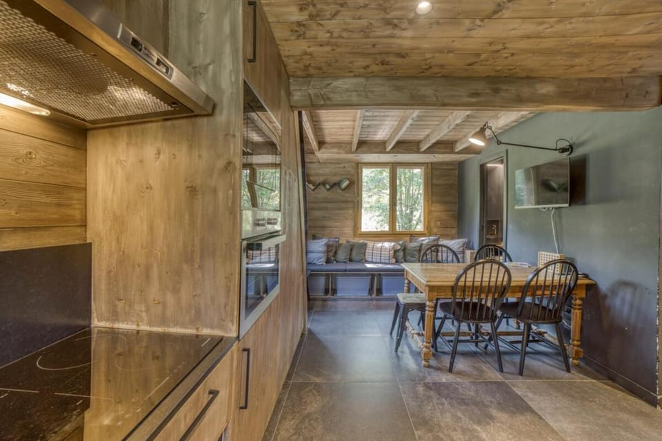 Kitchen or kitchenette, Living room, Dining area
