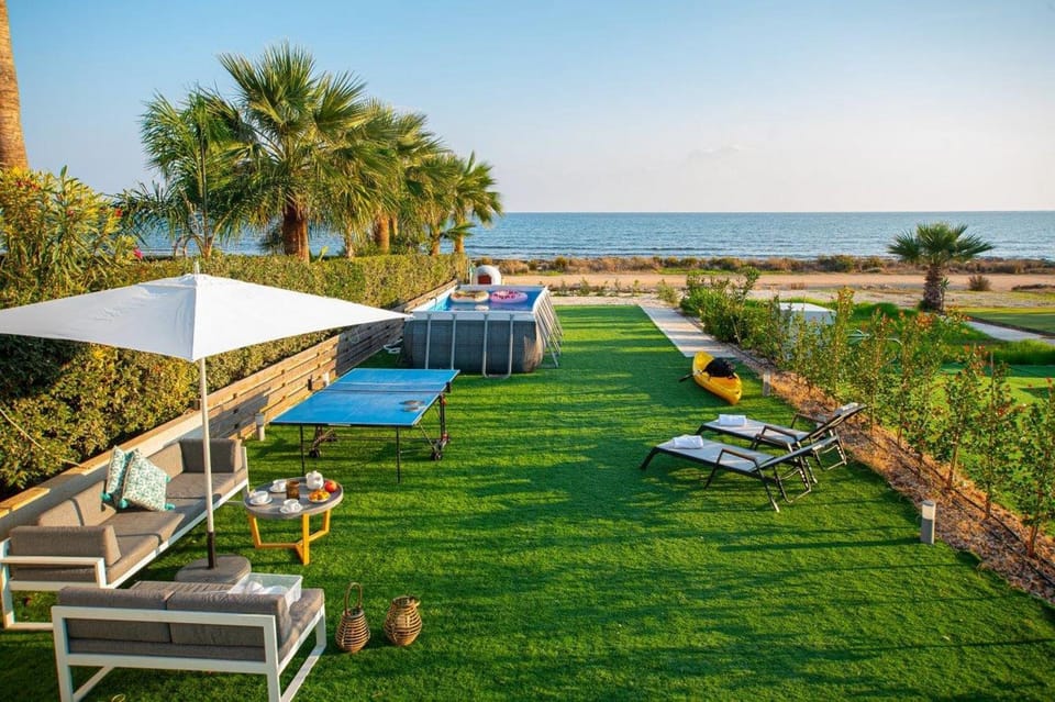 Patio, Garden, Garden view, Sea view, Swimming pool, sunbed