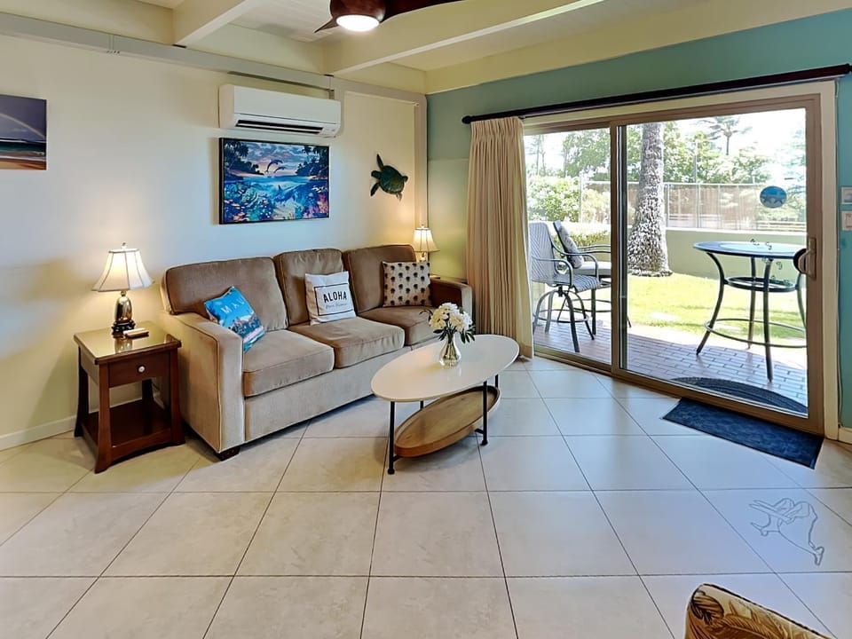 TV and multimedia, Balcony/Terrace, Living room, Seating area, furniture, air conditioner