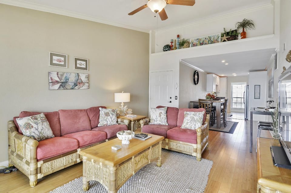 Living room, Seating area, furniture
