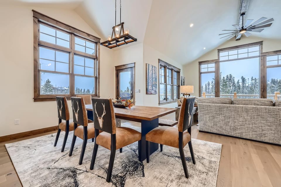 Deere Retreat Home: Hot Tub, Stylish House in Breckenridge