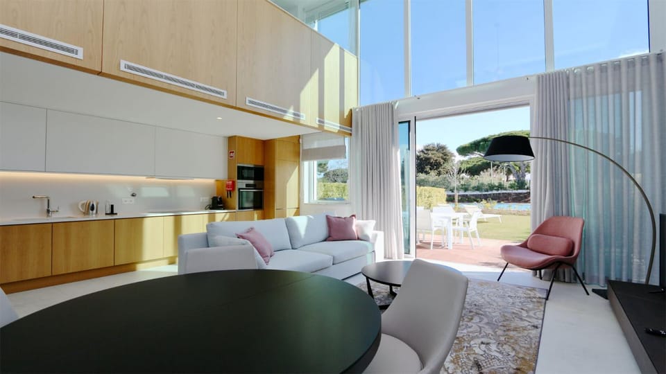 View (from property/room), Kitchen or kitchenette, Living room