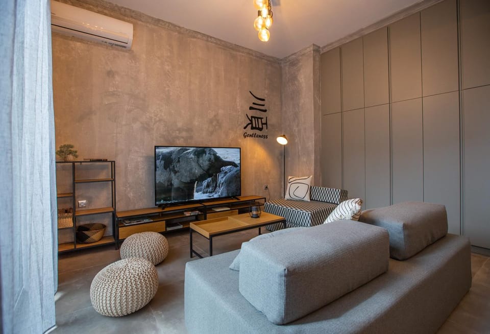 Communal lounge/ TV room, TV and multimedia, Living room, Seating area