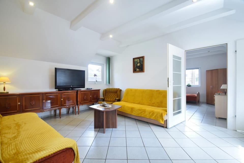 TV and multimedia, Living room, Other, Other, Other, Seating area, Evening entertainment