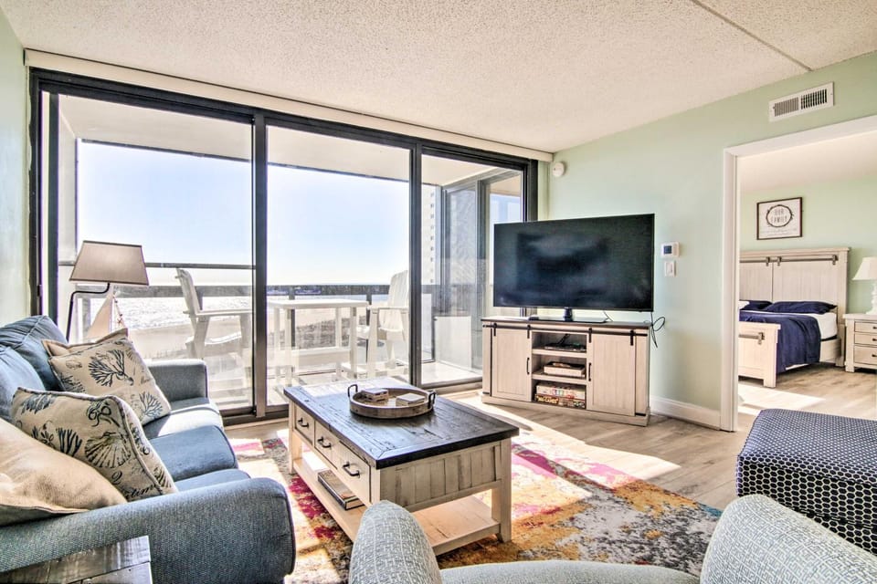 Beach & Pool Views! Family Condo in Golden Sands House in Ocean City
