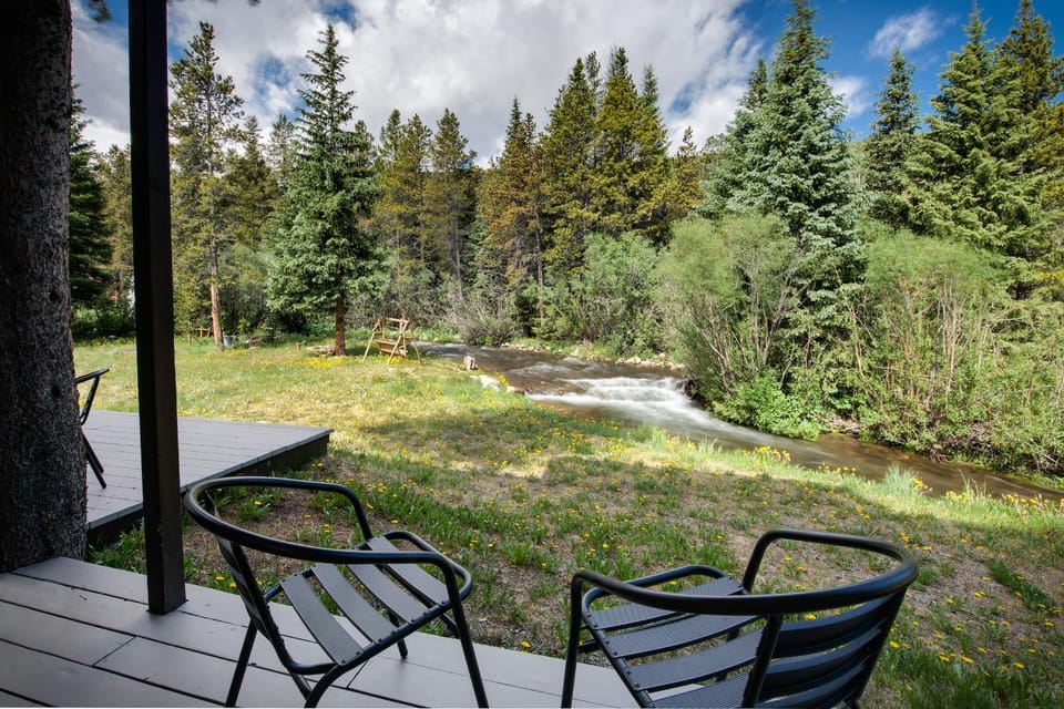 Cabin On The Blue Home: On River, Hot Tub, Views Cabin in Blue River