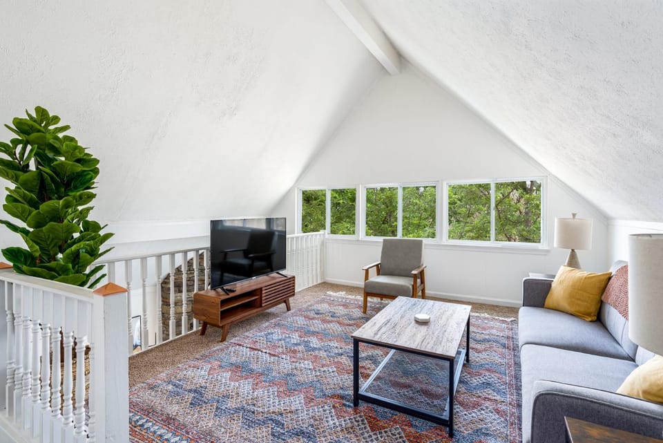 TV and multimedia, Living room, Seating area