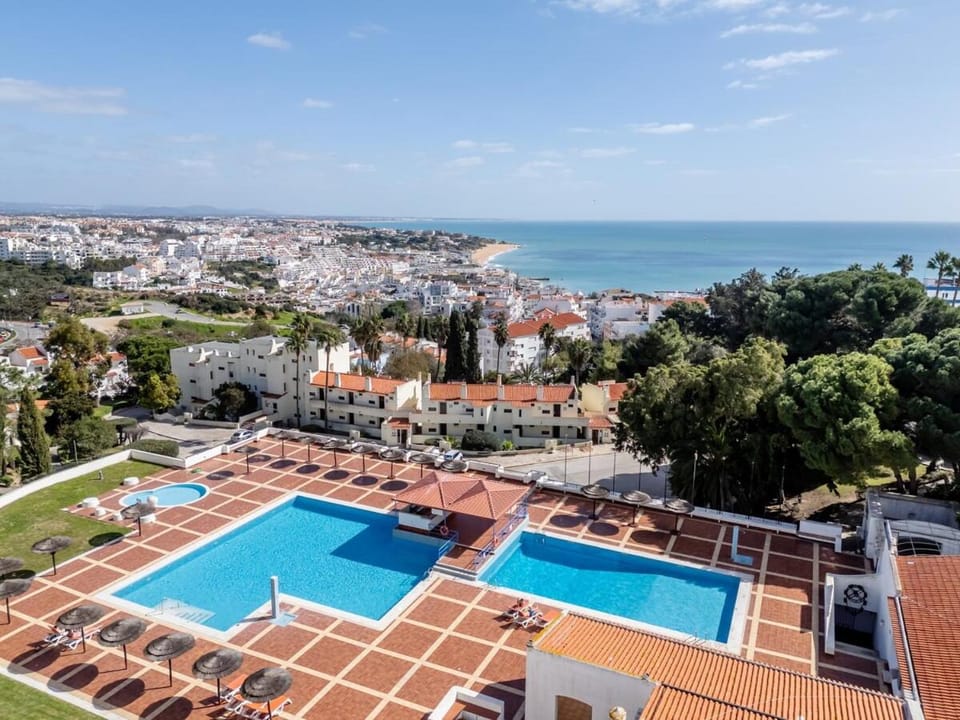 Appartement Chaleureux et Lumineux Proche Mer House in Guia