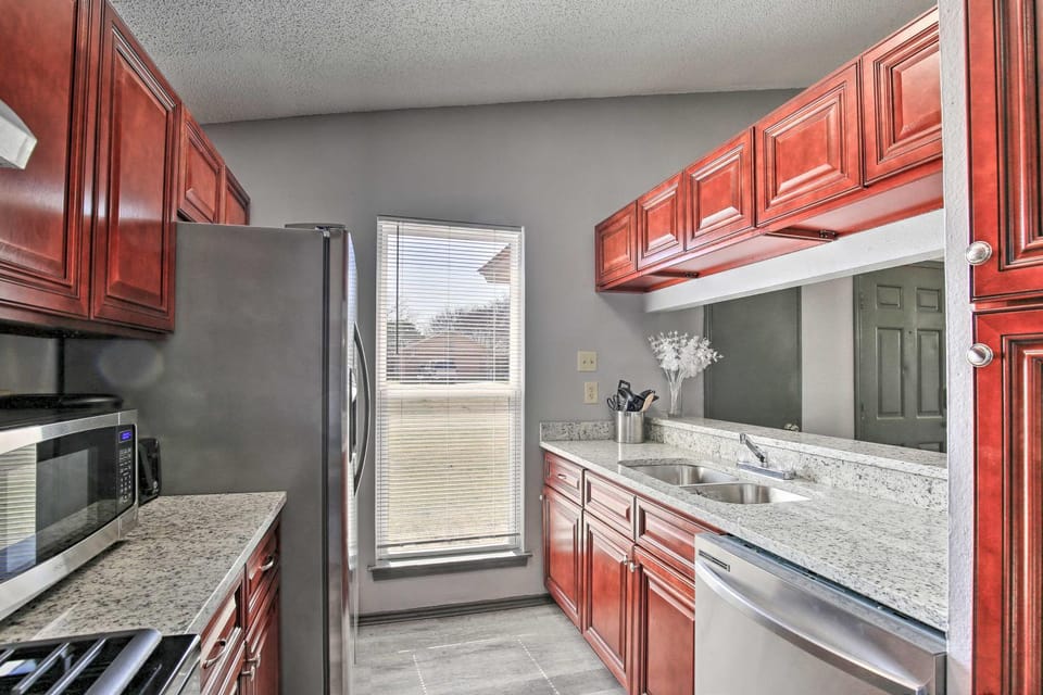 West San Antonio Home with Yard 16 Mi to Dtwn! House in San Antonio