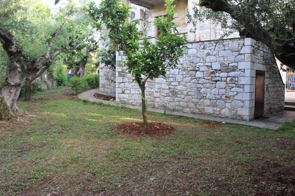 Hanakia Apartment in Messenia