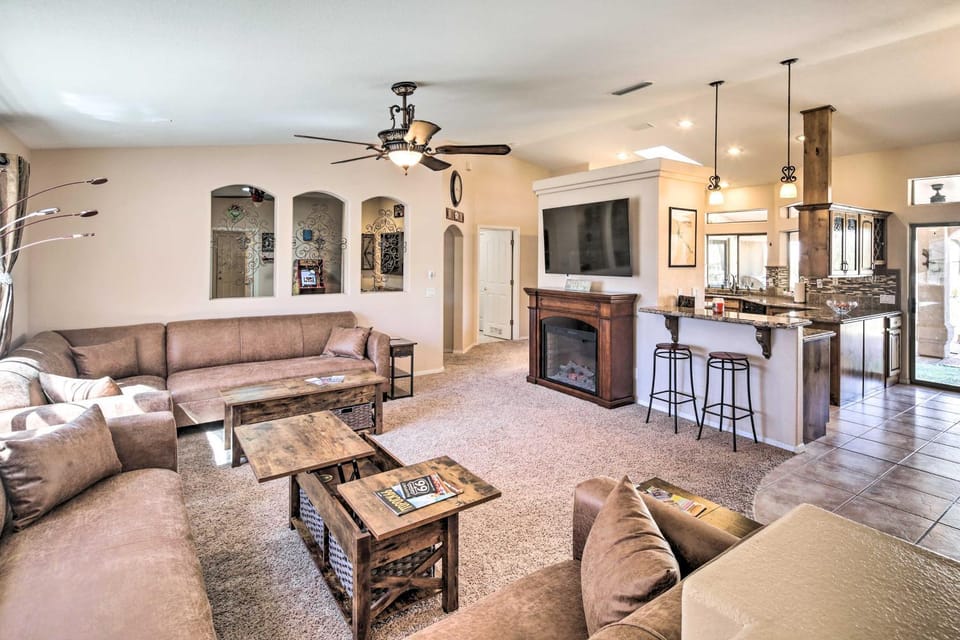 Heated Pool & Game Room: Lake Havasu Retreat House in Lake Havasu City