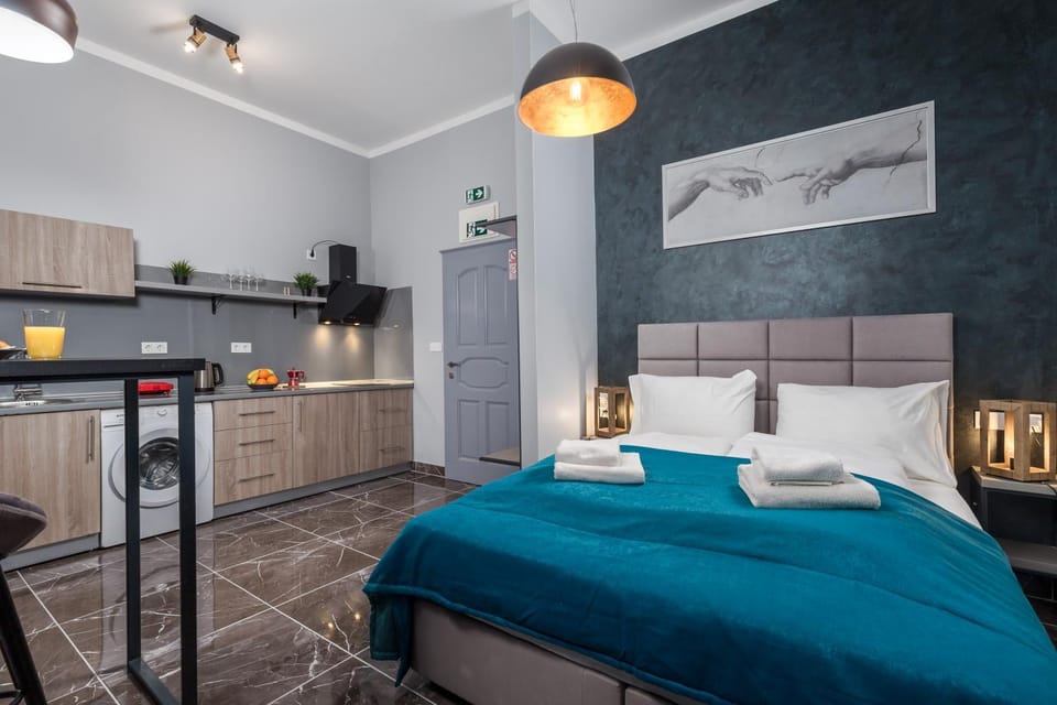 Bed, Kitchen or kitchenette
