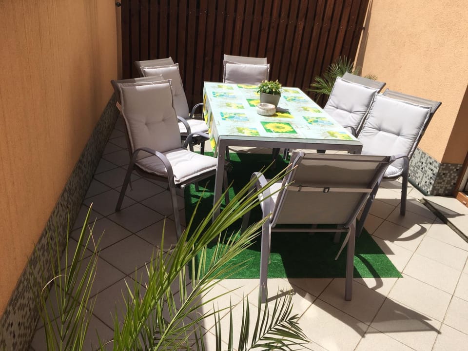 Seating area