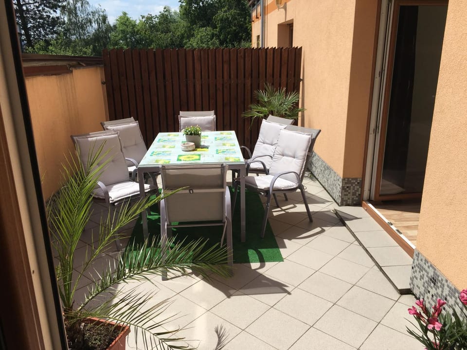 Seating area