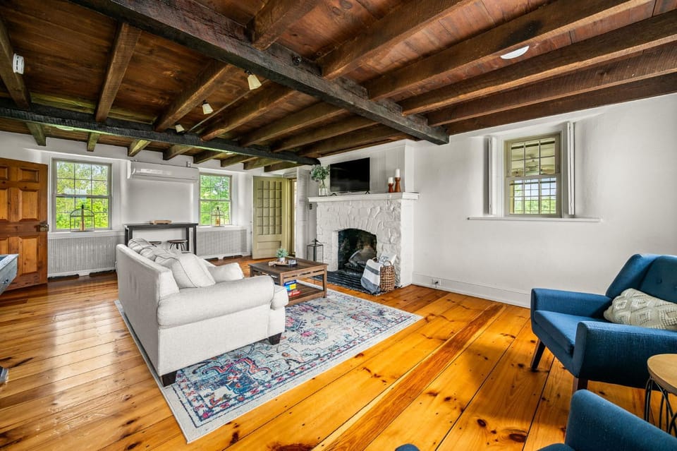Downingtown Manor - 1900s Farmhouse with Creek Views House in Downingtown