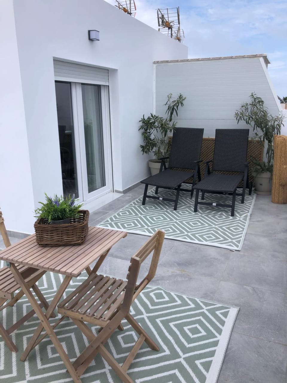 Balcony/Terrace, sunbed