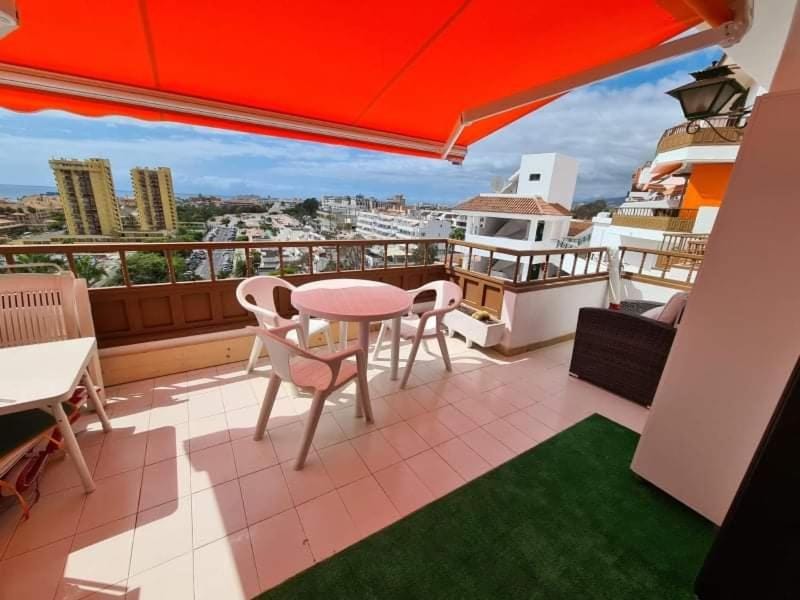 Balcony/Terrace, Street view