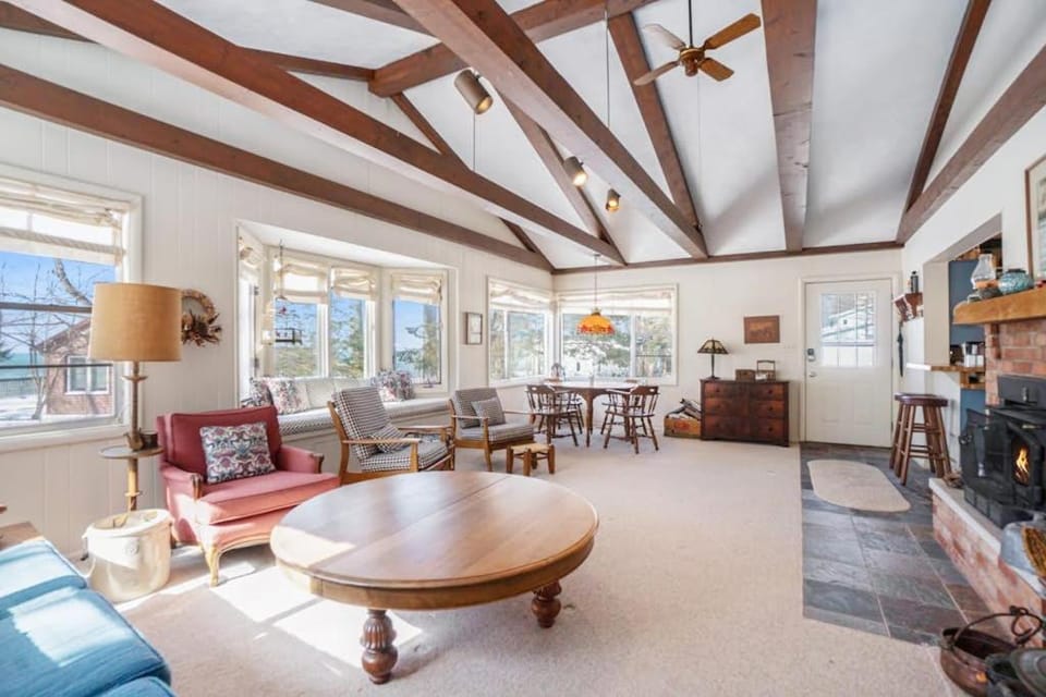 Johnson Cottage House in Michigan