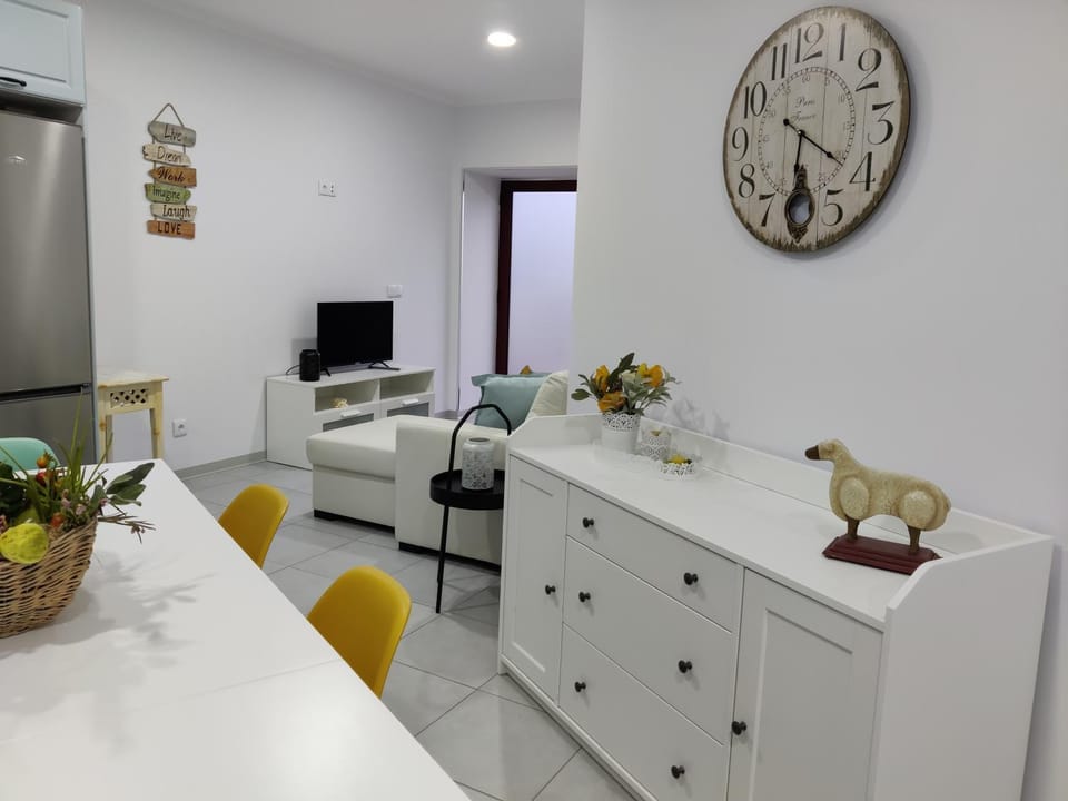 Riviera Beach AL Apartment in Azores District