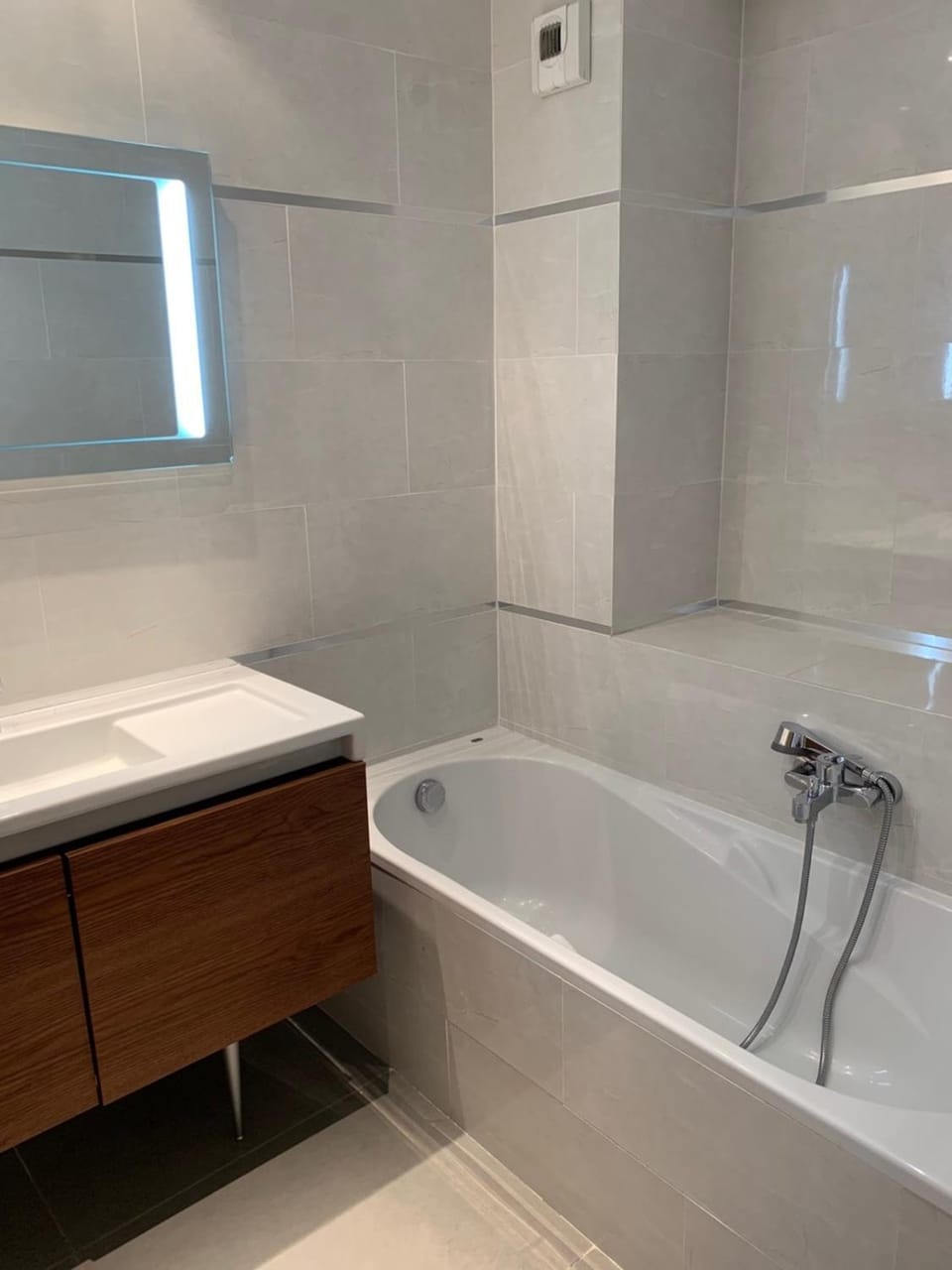 Bathroom, Bath