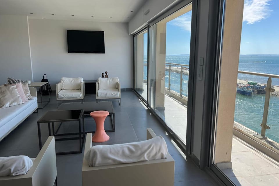 Patio, Day, Natural landscape, TV and multimedia, View (from property/room), Balcony/Terrace, Living room, Seating area, Dining area, Sea view
