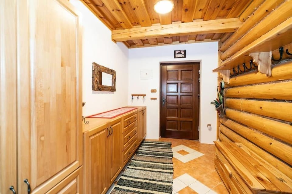 Očarujúci drevený dom v prírodnom prostredí House in Slovakia
