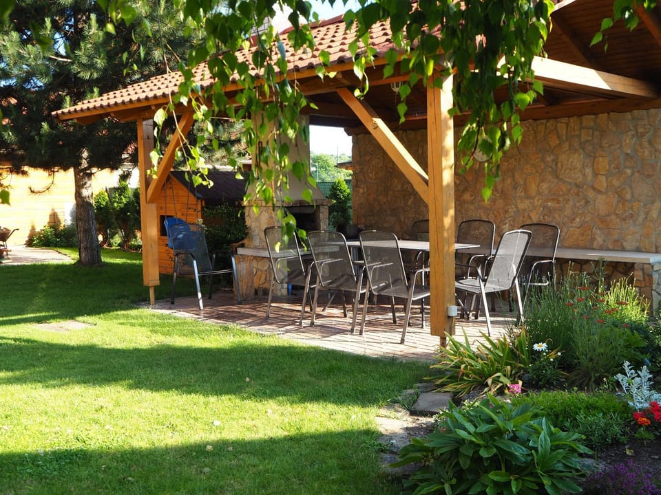 Garden, Seating area