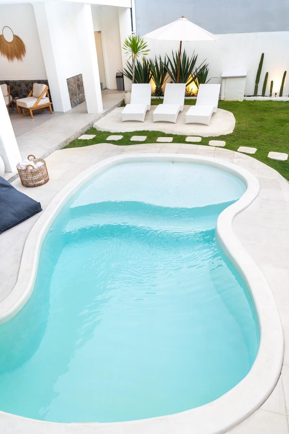 Garden, Swimming pool, sunbed