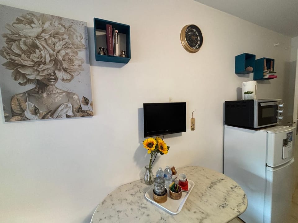 Joli studio proche Monaco et à 50 m de la mer et station de train Apartment in Roquebrune-Cap-Martin