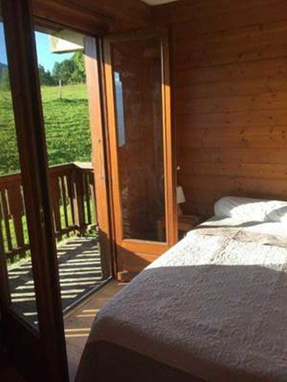 Bed, Balcony/Terrace, Photo of the whole room, Bedroom, Mountain view