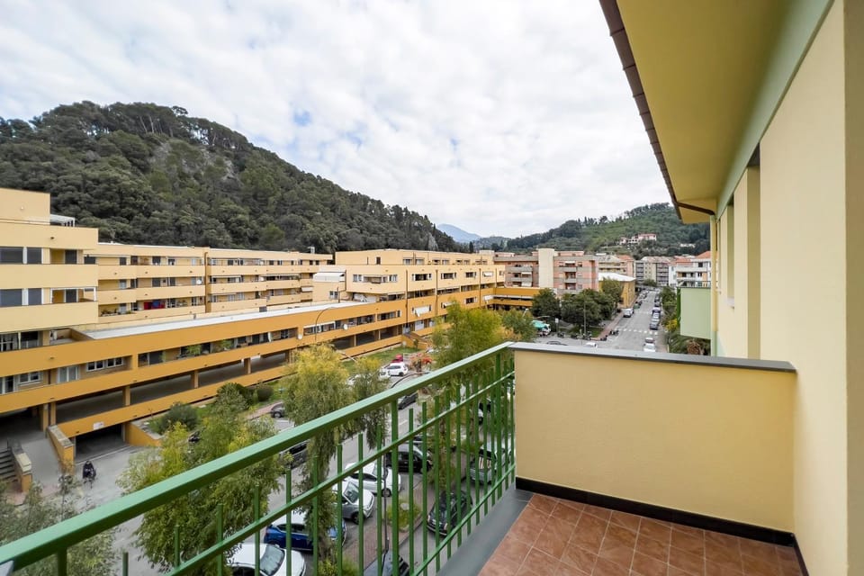 Balcony/Terrace, City view, Street view