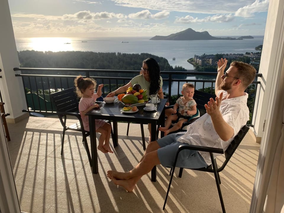 Breakfast, Family