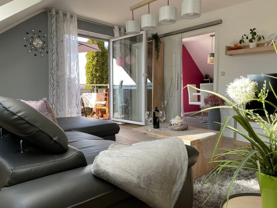 Schöne Ferienwohnung in Schauenstein-Hof im Frankenwald mit Loggia 100qm Apartment in Bavaria