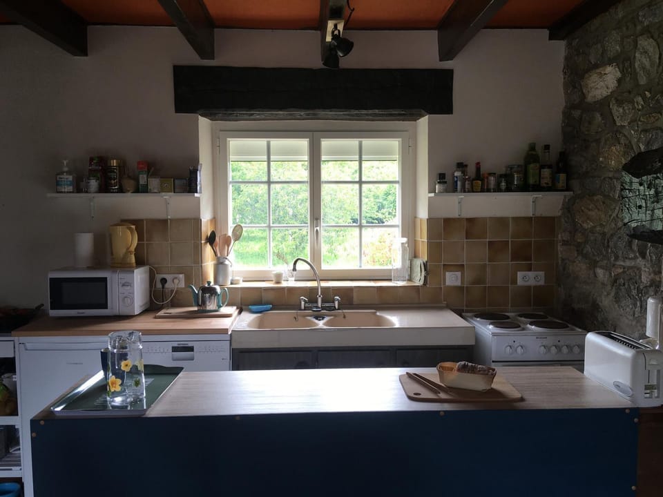 Kitchen or kitchenette, Living room