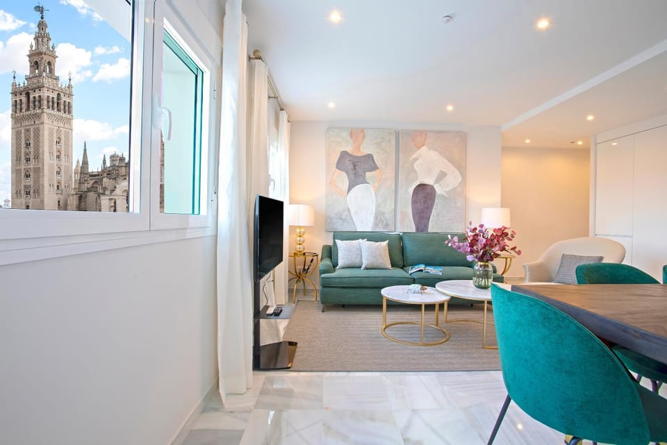 View (from property/room), View (from property/room), Living room, Dining area, City view, Street view, Street view