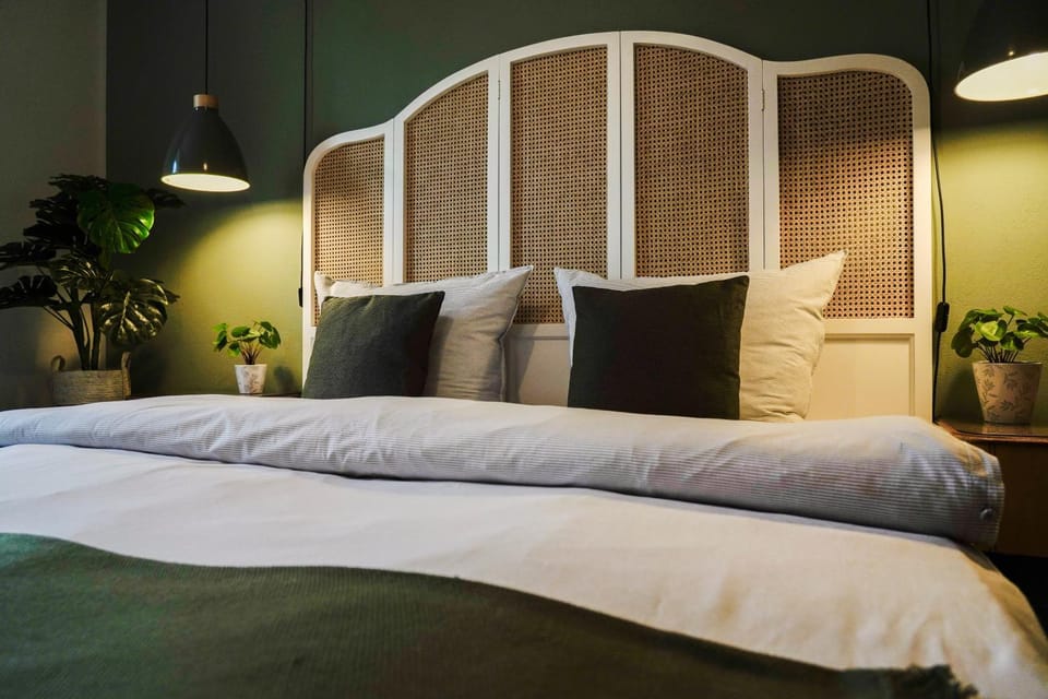 Bed, Bedroom