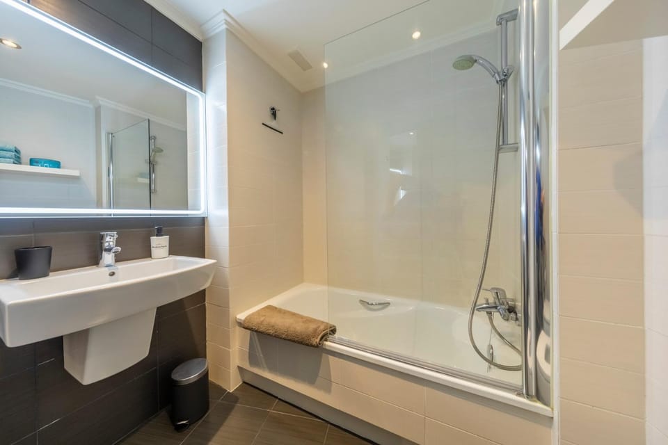 Bathroom, Bath