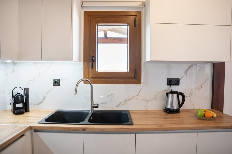 Coffee/tea facilities, Kitchen or kitchenette