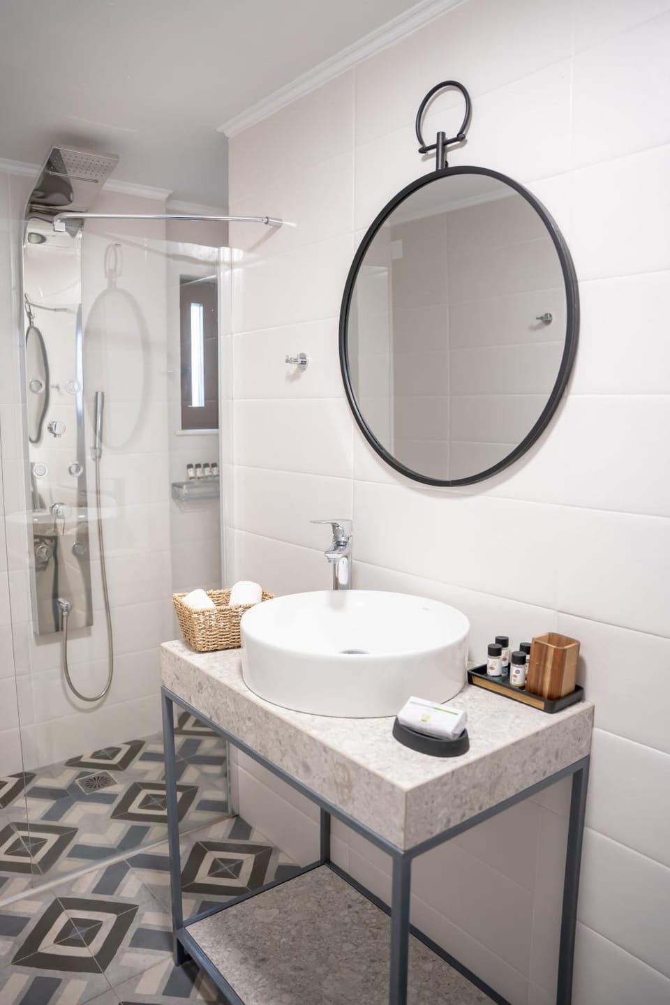 Shower, Bathroom, towels