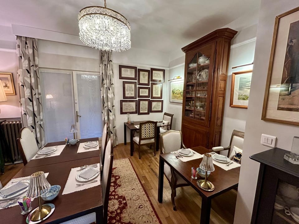 Dining area, Breakfast