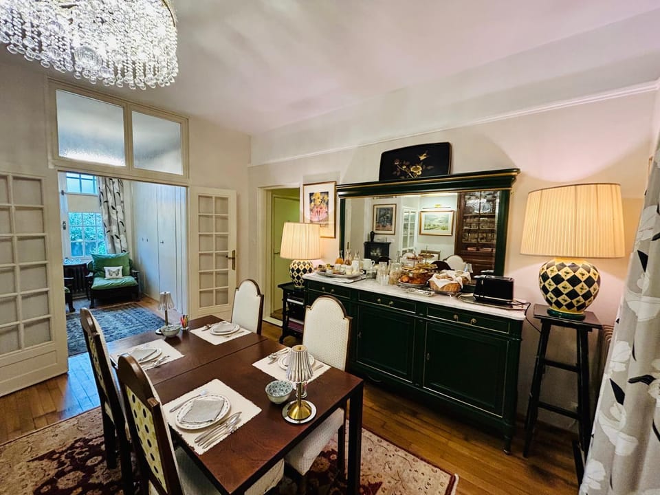 Dining area, Breakfast