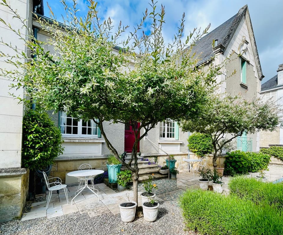 Facade/entrance, Garden, Inner courtyard view