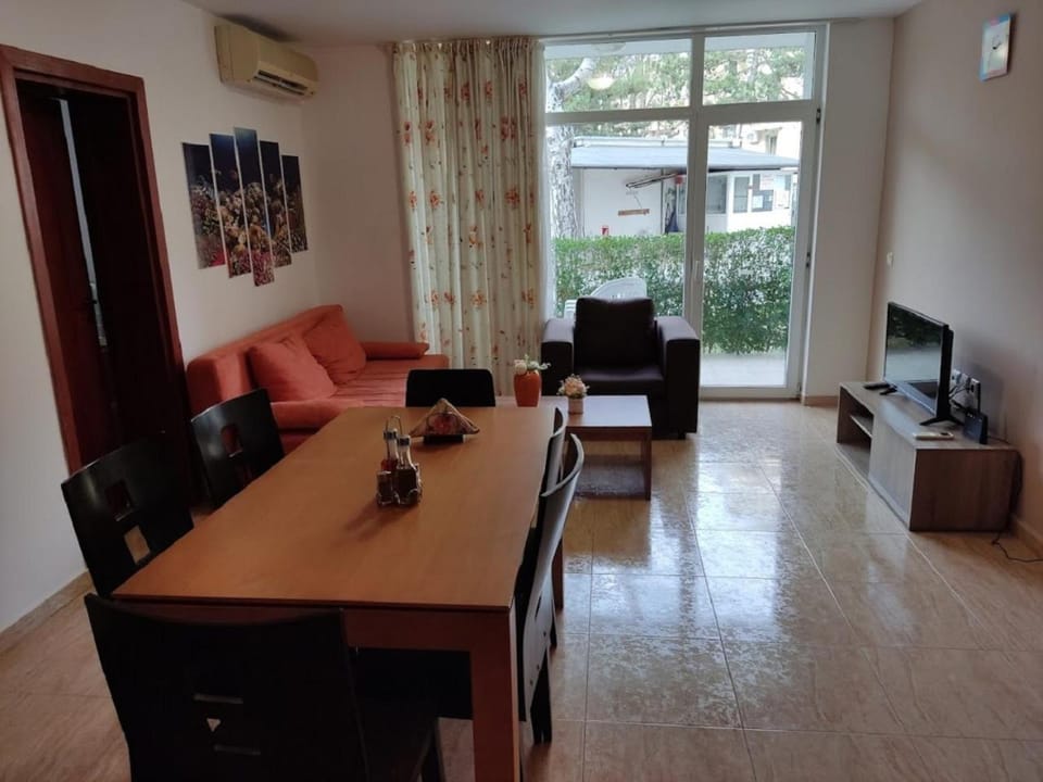 Dean's Cozy 2 Bed Apart at Sunny Beach resort Apartment in Sunny Beach
