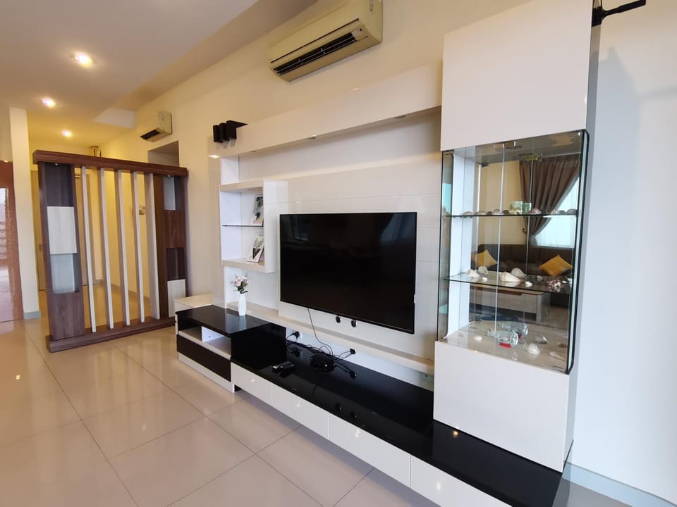 Sunrise Deluxe Suite Imago Loft B 3 bedrooms side seaview above Imago Shopping Mall Apartment in Kota Kinabalu