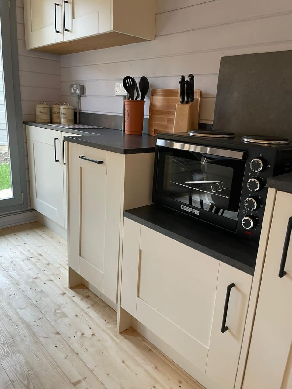 Cromwell Lodge, Cromer, moments from the beach! Apartment in Cromer